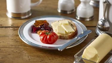 Cosi Tabellini CONVIVO  action Dessertteller – feine Keramik mit Zinnrand im eleganten Mix & Match Stil
