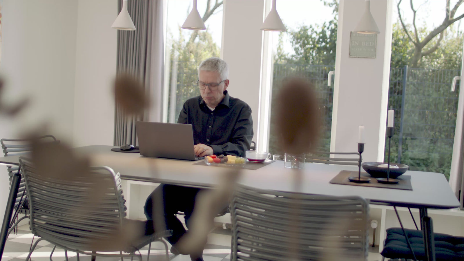 SmacoGlas Video – elegantes Servieren und Aufbewahren mit Glasbox und Deckel im modernen Küchenalltag